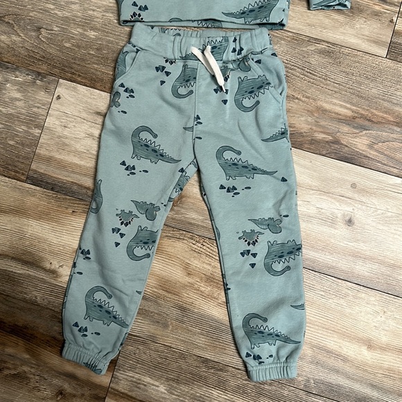 Old navy outfit - Picture 3 of 4